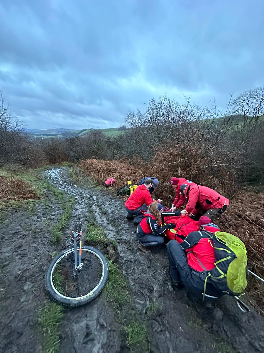 Incident 3
6/1/23
Odin Mine 
A couple out for a days walk from Castleton when when one slipped on a  muddy path below Odin Mine and sustained an ankle injury. The team responded and treated the injuries before a short evacuation back up to the road.  edalemrt.co.uk