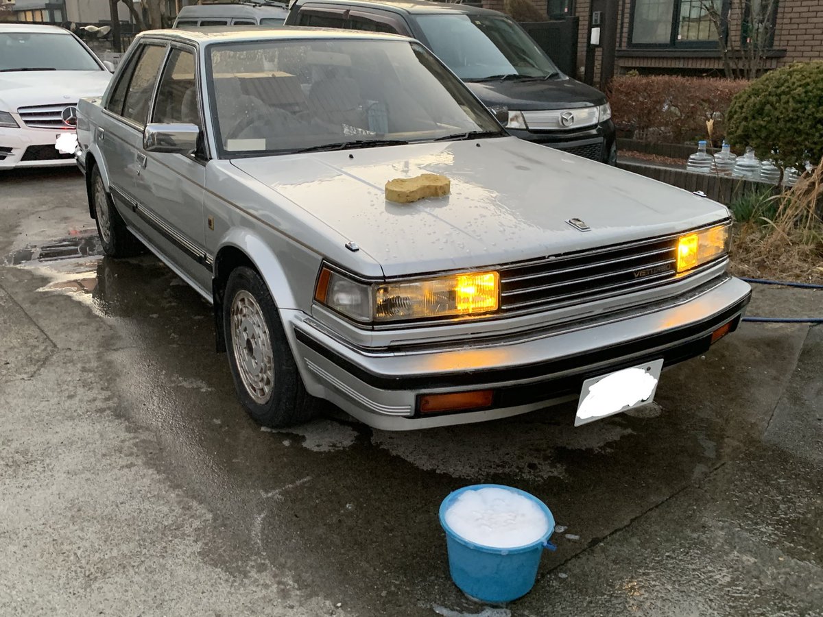 bluemaxima2's tweet photo. 寒い🥶けど仕事🚚始まるとなかなか時間なく、放置気味なので洗車
#ブルーバードマキシマ  
#VG20ET https://t.co/5m72eVfjsF