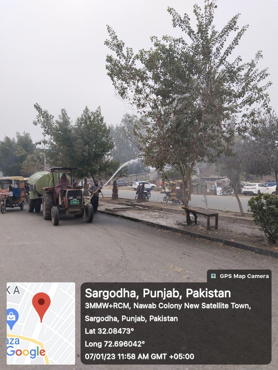 Phasargodha's tweet photo. فضائی آلودگی اور سموگ کے خاتمہ کے لیے پی ایچ اے کی واٹر ٹینک گاڑی سیٹلائٹ ٹاؤن اور نواب کالونی میں
درختوں اور پودوں کو واش کررہی ہے۔
#treewashing
#antismogactivity
#Sargodha https://t.co/0lo2MQ8xL5