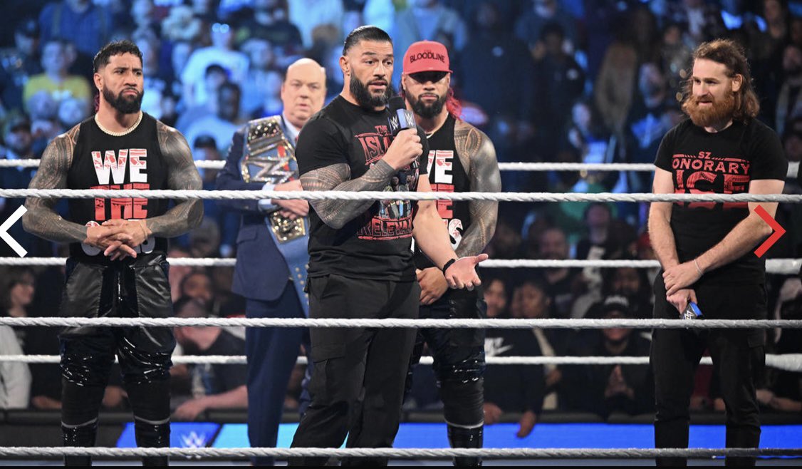 hourlyroman's tweet photo. #SmackDown digitals https://t.co/nL0Q4ZaTq8
