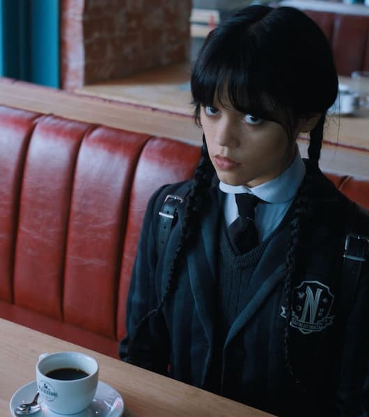 LivealikeFR's tweet photo. Mercredi addams : comment reproduire son style got-chic ? #wednesdayaddams  https://t.co/GoJocUlvaz https://t.co/Iuk9yO0XKf