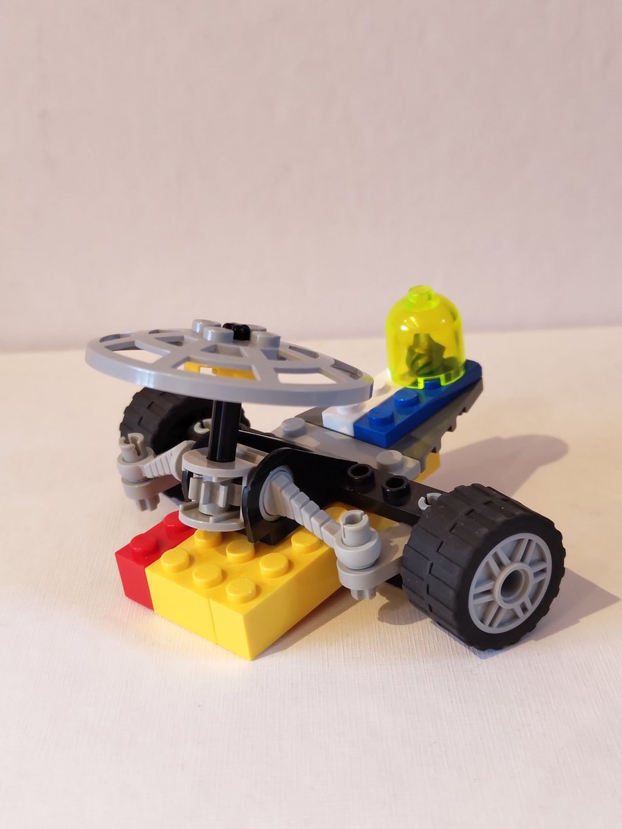 paulgriffiths's tweet photo. @LEGO_Group here is my youngest son's crazy vehicle  #BuildLikeAMaster https://t.co/mYzRtdwWE1