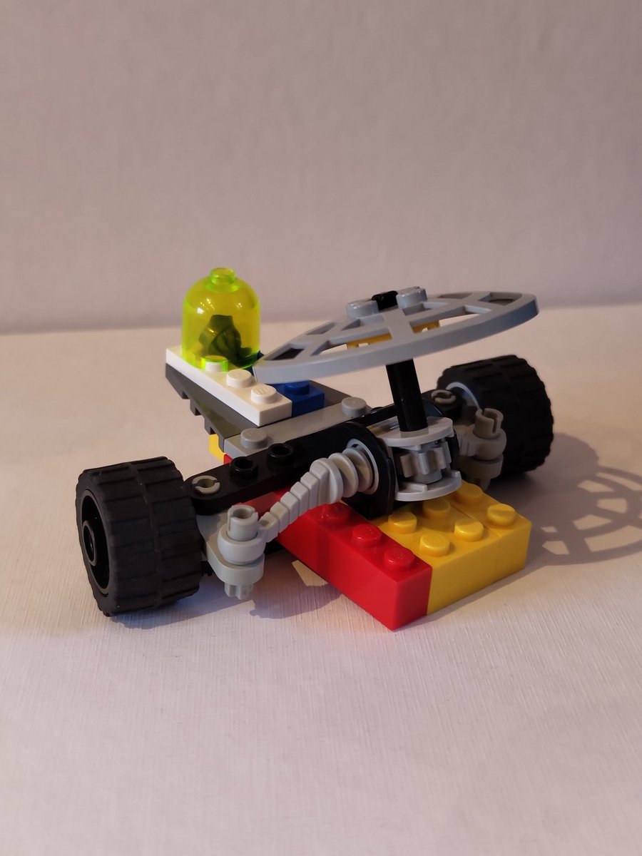 paulgriffiths's tweet photo. @LEGO_Group here is my youngest son's crazy vehicle  #BuildLikeAMaster https://t.co/mYzRtdwWE1