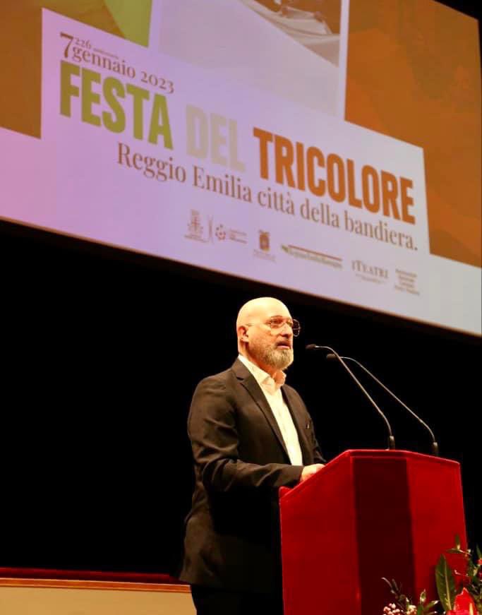 sbonaccini's tweet photo. Il 7 Gennaio del 1797 nasceva a Reggio Emilia il tricolore, la bandiera di tutti gli italiani. Questa mattina, come ogni anno, nella Città del Tricolore abbiamo festeggiato il suo “compleanno”.

Viva il Tricolore, viva la Repubblica, viva l’Italia 🇮🇹 https://t.co/xF2j6afi8W