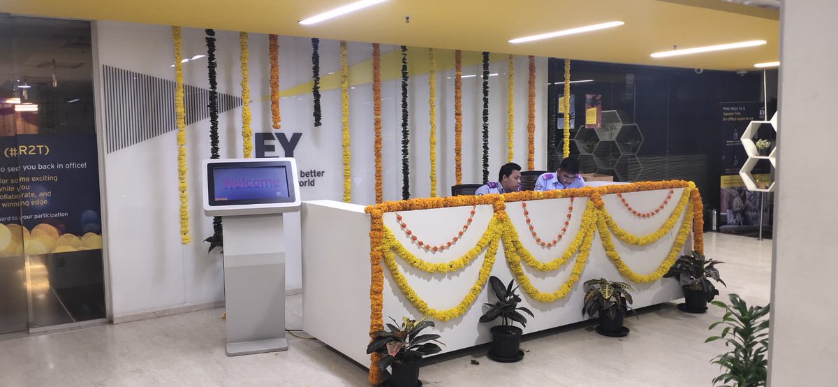 Madmazestudios's tweet photo. Ambiance is a prerequisite for all events to come to life. The decors can help you sustain the ambiance. We can help you with a variety of decors & sustain the whole experience of the event.
#madmaze #events #corporateevents #eventmanagement #exhibition #stalls #madmazestudios https://t.co/9WUlbfFVci