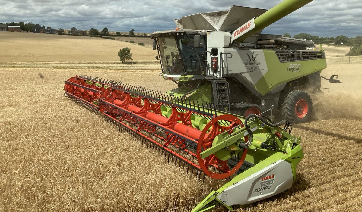 Georgethefarmer's tweet photo. #harvest23 Staff required. Duties would include grain carting and cultivating. Good accommodation available, must be 18 or over and have a full driving licence.
#Lincolnshire folkinghamfarms@gmail.com 07889474617 https://t.co/7TfuUSdUy0