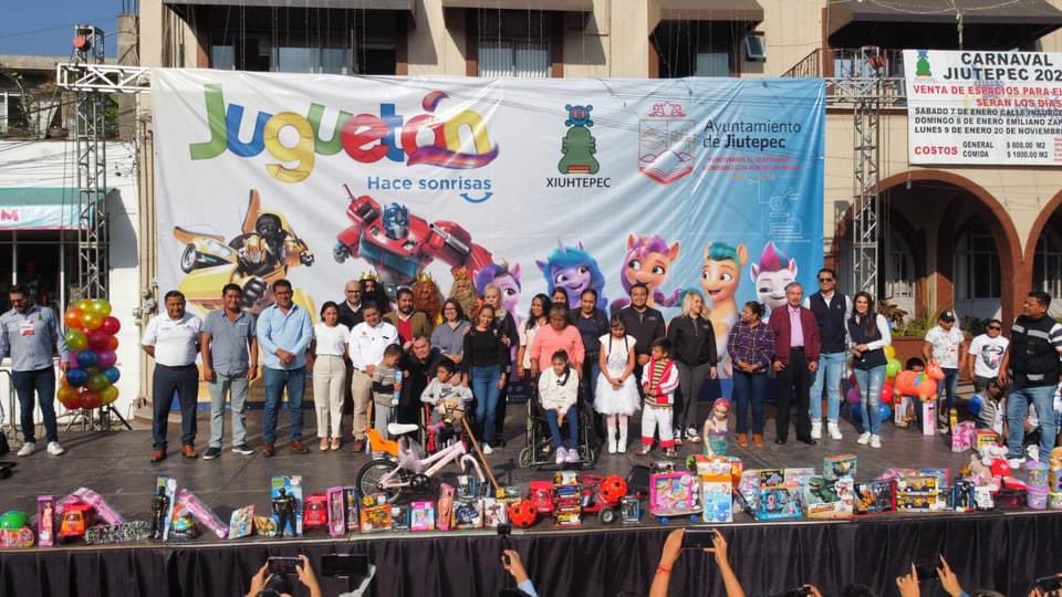AlineUrbiola's tweet photo. Gracias a  todos los que  participaron en este #JuguetonAzteca !!! https://t.co/qYTbUTn24U