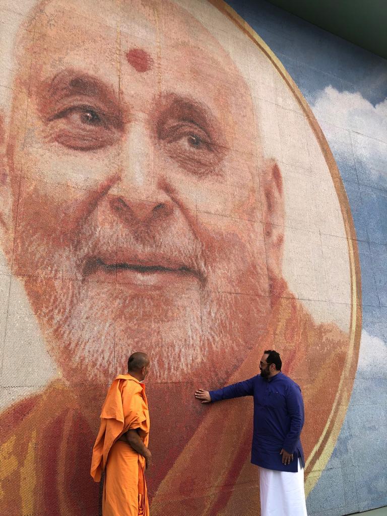 RajeevRC_X's tweet photo. Honoured to be a part of the Shatabdi Mahotsav of Pujya #PramukhSwami Maharaj ji @BAPS which is being celebrated in the beautiful Pramukh Swami Nagar near #Ahmedabad.

#RCInGujarat https://t.co/6iAojV5NiO
