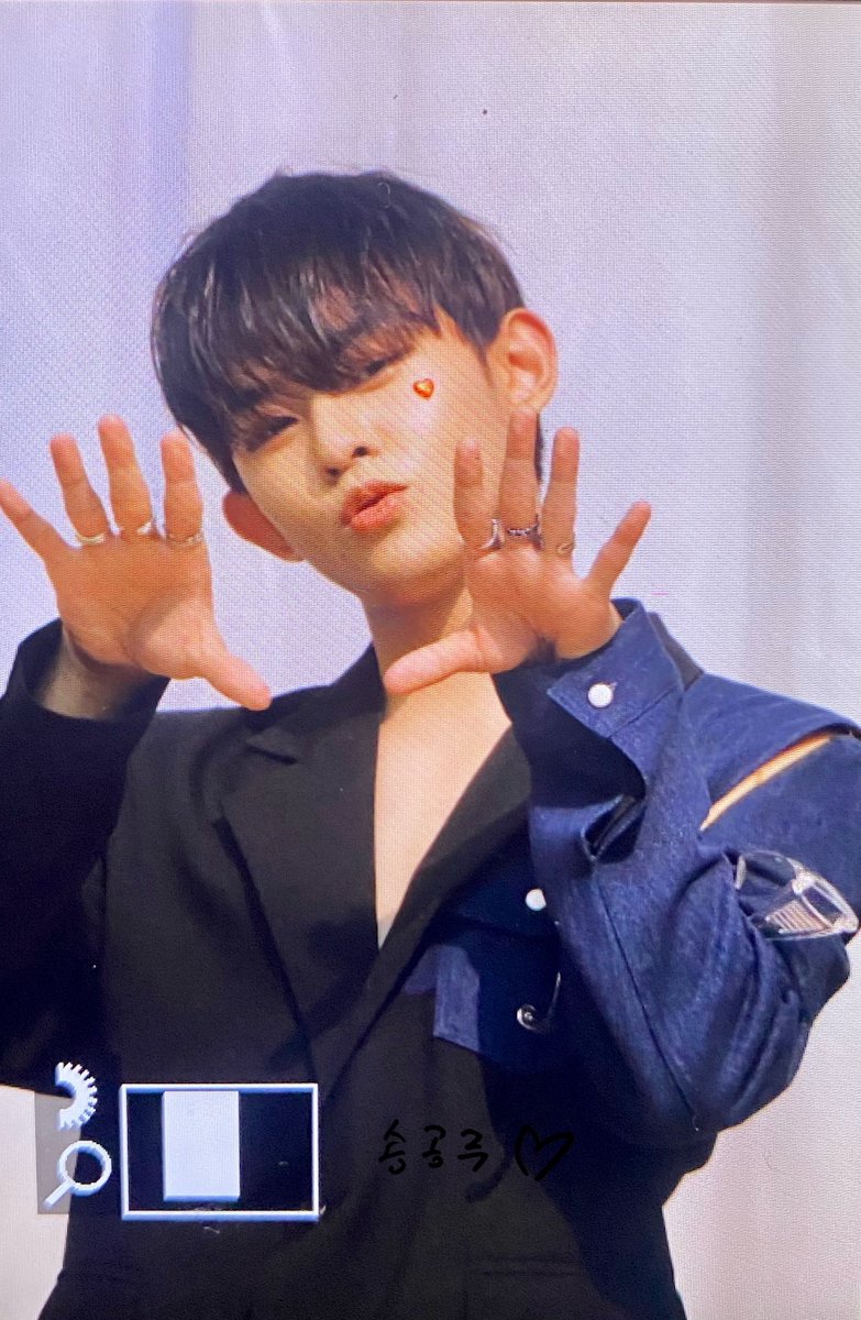 230107 pre.

따랑해

#동건 #DONGGEON
#티오원 #TO1
