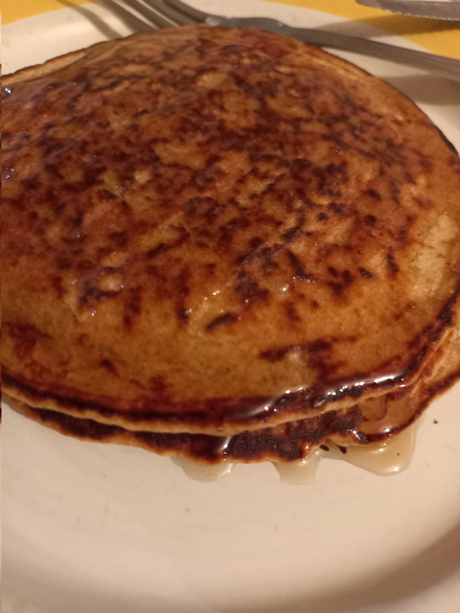 AlanSamaniego's tweet photo. #MeLoChingo pan cakes de avena. https://t.co/EIUyVHzc1T
