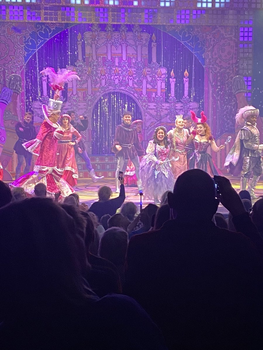 Pinz1976's tweet photo. Great time at the panto this morning! and as always the @marlowetheatre delivered! @ben_roddy https://t.co/tniEKJwryY