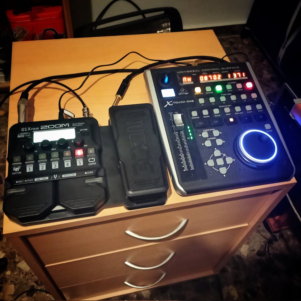 Perpetrando algo en el estudio, como dirían unos viejos amigos podcasteros...