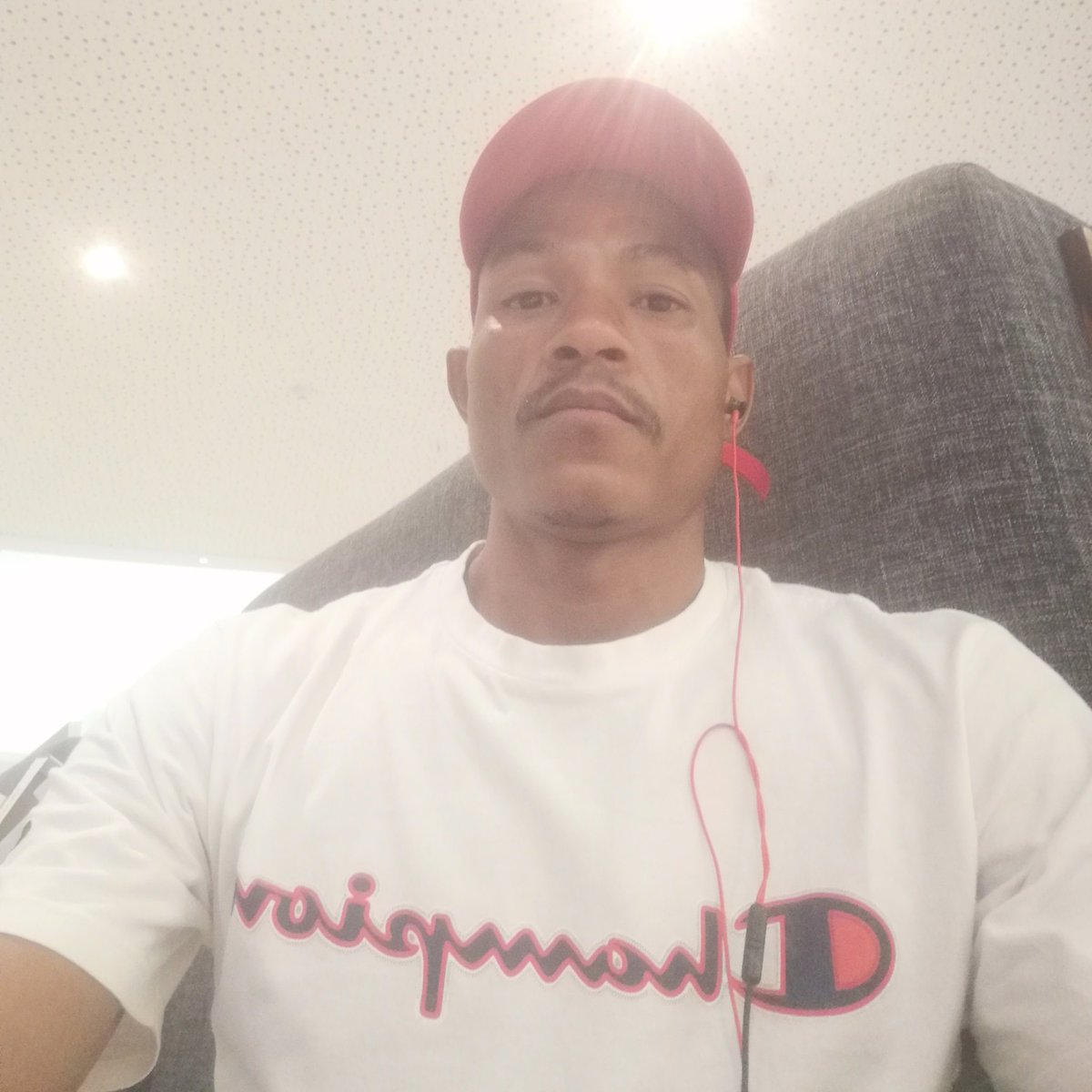 KgobaneLucky's tweet photo. #NewProfilePic https://t.co/tOR7Y2ZojR