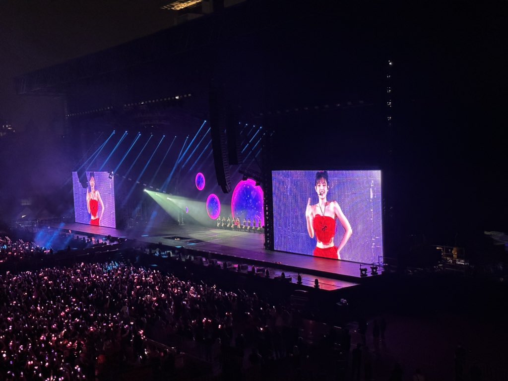 tjruby_'s tweet photo. เจนนี่ you &amp; me ที่ไทย ชุดแดงงงงง ❤️
 #BORNPINKinBANGKOK https://t.co/ymvecgk06P