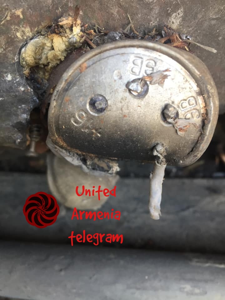 Here is another loss from our war. The deed of a gloomy unknown Azerbaijani genius. The tank burned down, the crew survived, thanks to Az sources. +1 to list.  Follow my tg t.me/utdarm <a href="/RALee85/">Rob Lee</a> <a href="/TheDeadDistrict/">𝔗𝔥𝔢 𝕯𝔢𝔞𝔡 𝕯𝔦𝔰𝔱𝔯𝔦𝔠𝔱△ 🇬🇪🇺🇦🇺🇲🇬🇷</a> <a href="/200_zoka/">ZOKA</a> <a href="/Danspiun/">Dan</a> <a href="/jpg2t785/">mssn65</a> <a href="/oryxspioenkop/">Oryx Blog</a> <a href="/Rebel44CZ/">Jakub Janovsky</a>