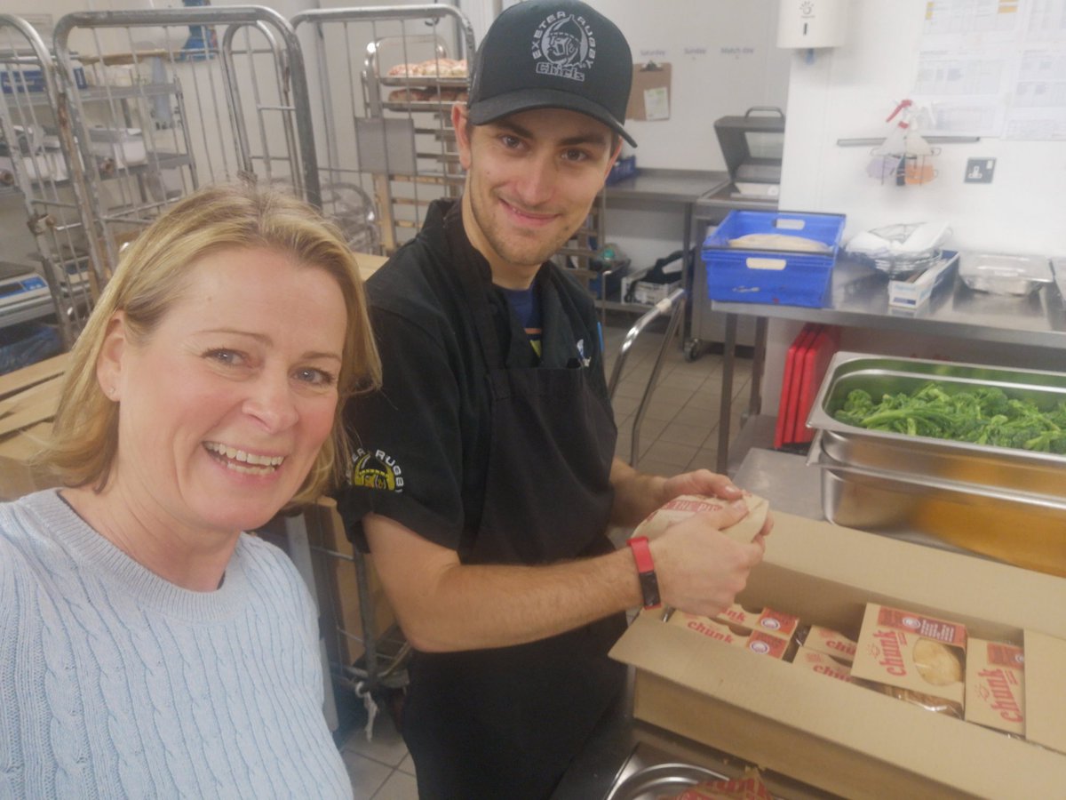 TVVictoriaG's tweet photo. Hot pasty delivery for @BCWcharity
Thanks to @Chunk_of_Devon  
Head Chef Craig &amp; the lovely Miles @SandyParkExeter 
#local team effort!
PS...I bought a pasty not the car! 🤣🤞🏻
@CarrsFerrari https://t.co/v37Tjp2Y7H