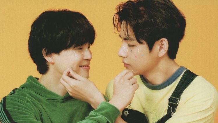 whoiskthv's tweet photo. #vminau 𝐭𝐡𝐚𝐭 𝐦𝐨𝐦𝐞𝐧𝐭

Taehyung e Jimin eram melhores amigos desde sempre. Dividiam todas as boas e más experiências dentro de uma amizade, compartilhavam tudo, inclusive a profissão. Ambos nunca se viram de outra forma, bem, não até aquela sessão de fotos… https://t.co/FKrMBSKp9F