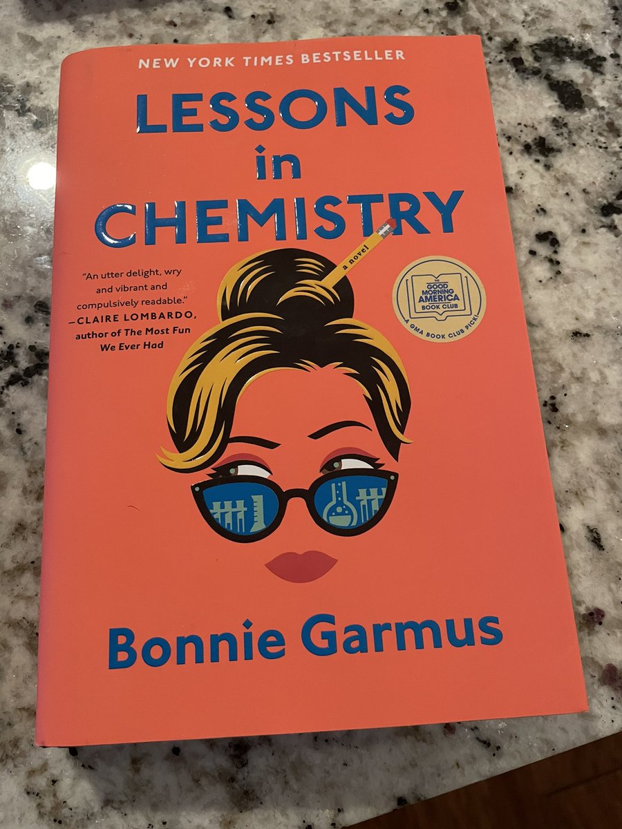 When my colleague told me the main character is a “kickass woman scientist”, how could I not pick it up? 

First 📚of 2023.

“Courage is the root of change.”

#WomenInMedicine #WomenInSTEM #WomeninAcademia #NewYearsResolution @BonnieGarmus