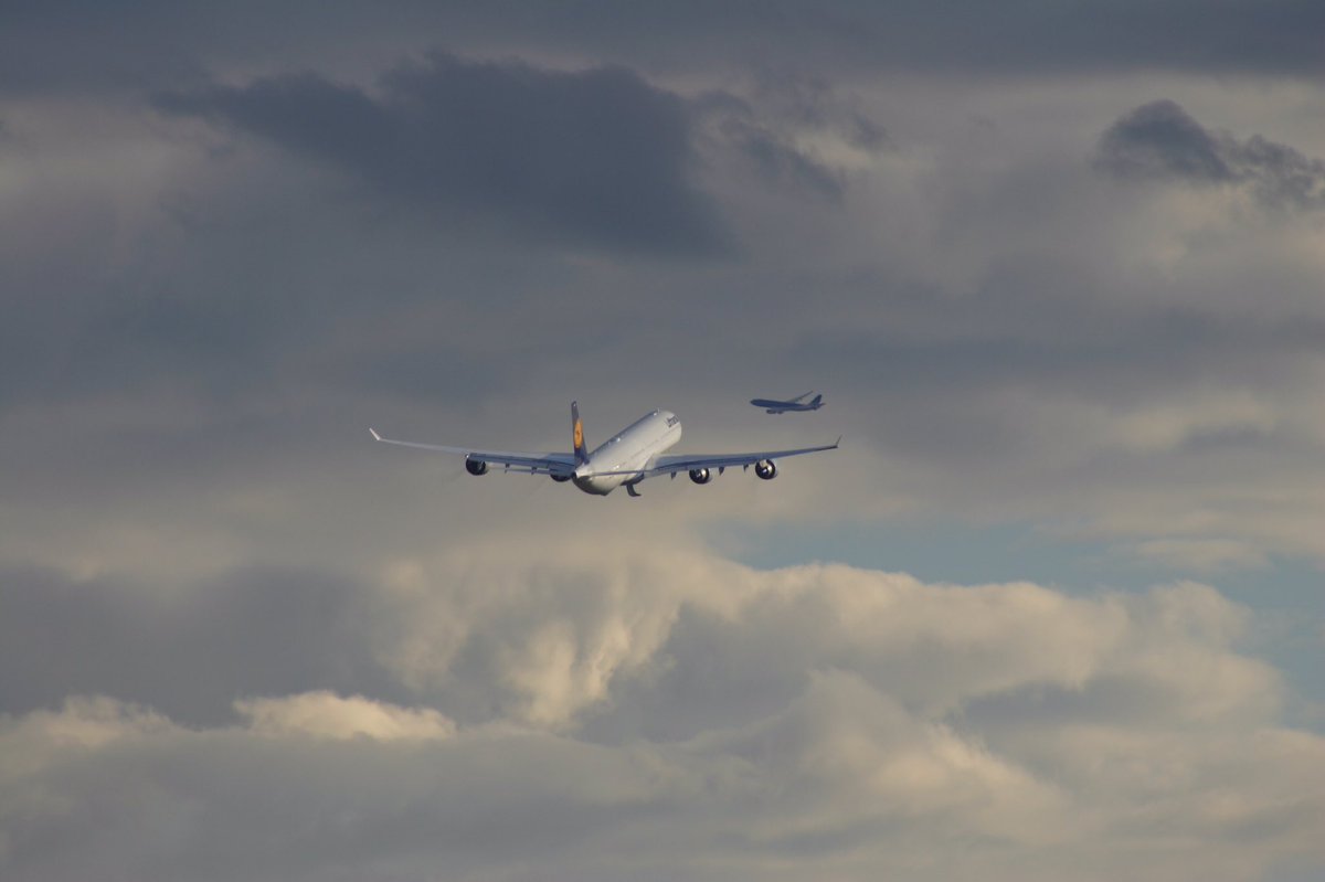 jeepnick1's tweet photo. @BoeingAirplanes #QueenOfTheSkies https://t.co/3H01IgwDo0