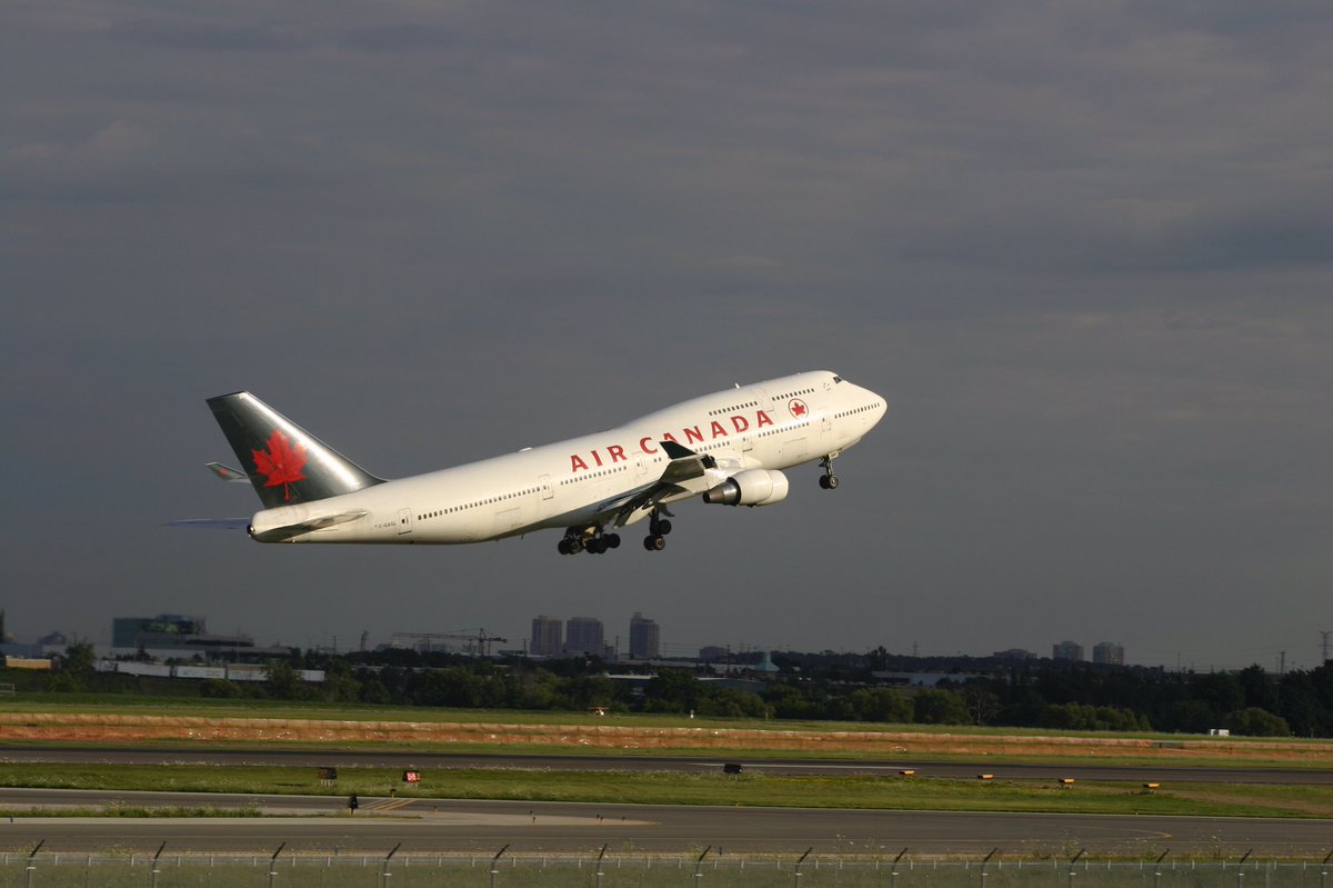 jeepnick1's tweet photo. @BoeingAirplanes #QueenOfTheSkies https://t.co/3H01IgwDo0