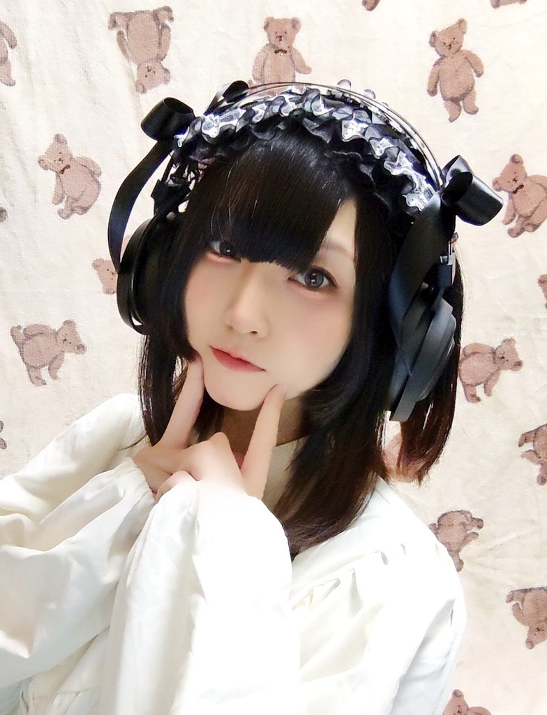 「【拡散希望】かわいい物好きの全ゲーマー女子に届け!ヘッドセットやヘッドホンを、ヘ」|けろはる🐸ゲーマー絵描き🖤💙のイラスト