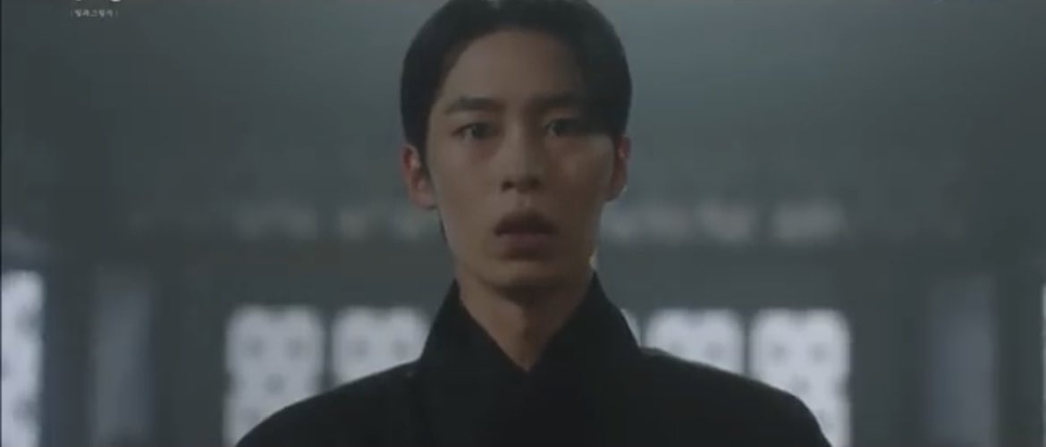 leedoohyuns's tweet photo. so you are telling me uk lost his biological mom and dad and then the person he loved the most aka naksu and now the only father &amp; mother figure he had??? give him a break ffs 

#AlchemyOfSouls2Ep9 #AlchemyOfSouls2 #AlchemyOfSouls https://t.co/ngYKpVCDwn