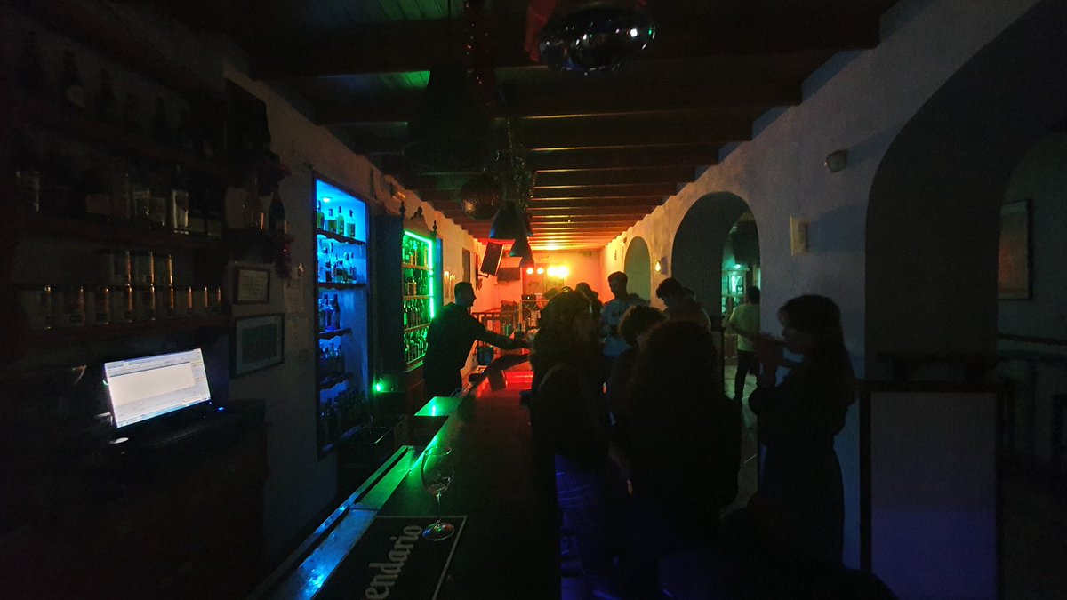 Buena #NochedeReyes, con #KristoSanchez bailando toda la noche!! Esperamos que los reyes os dejaran muchos regalos!! Gracias a tod@s!! Seguimos!! #Tándem #Berja #Almeria #ReyesMagos