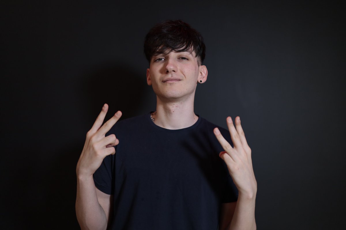 n1xerino's tweet photo. MAÑANA A LAS 18:00 SE DEBUTA, MI PRIMER PARTIDO OFICIAL DE VALORANT CON @Movistar_Riders 

Fav si tienes tanto hype como yo 🥵 https://t.co/jN86B15jAb
