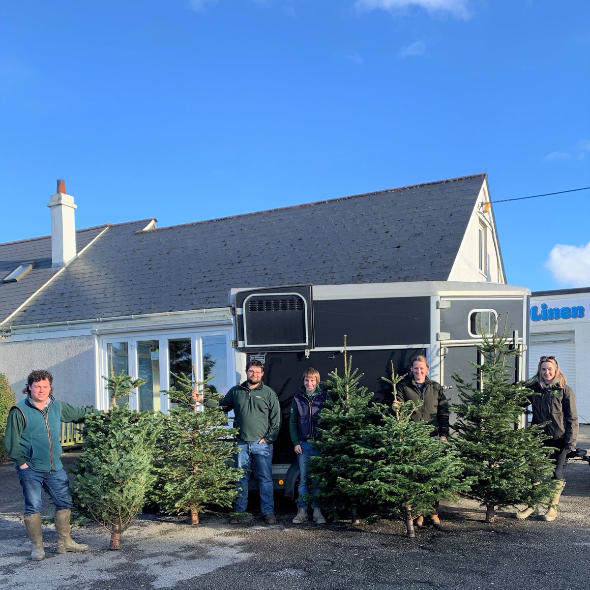 PlasticWaive's tweet photo. ๐ Here's some pictures from St Columb YFC who did a tree collection and dropped them off to us
๐ You can drop your tree off at @TreviskerGc ready for our event at Constantine Bay on the 15th Jan
#IAmABeachGuardian #ReachingCommunities #MakingSpaceForSand #MS4S @CornwallYFC https://t.co/C40jAVivLW