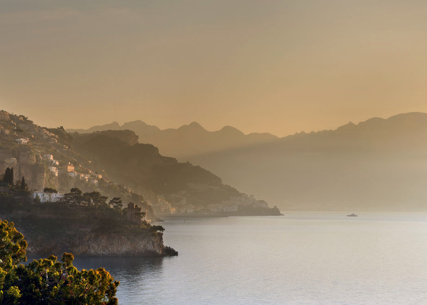 Down to the water...

A few weeks remaining at this stunning Amalfi villa, right on the water with exquisite views. DM for a private viewing. #amalficoast #LuxuryTravel