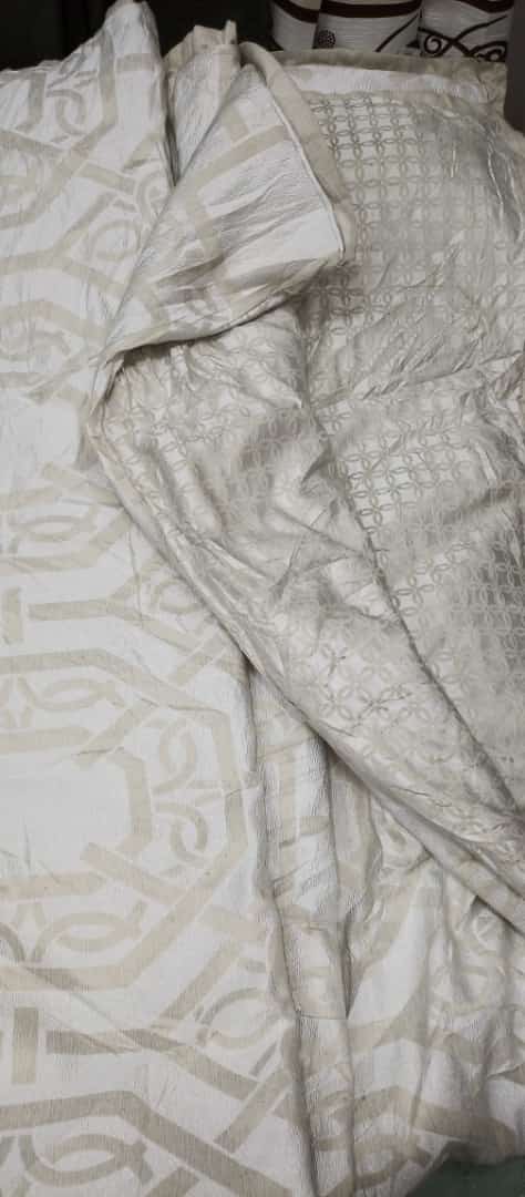 LynetteBeddings's tweet photo. #SeconHand #FirstClass #Executive #KingSize 8*8 #Duvet available at 200,000 UGX in #Kampala #Uganda WhatsApp https://t.co/xNbpnwAj91 or https://t.co/HqMlmulp7z for inquiries and deliveries. #KabakaMwanga #sleeping #SleepingBeauty #sleepingnaked https://t.co/vOWMODQc8K