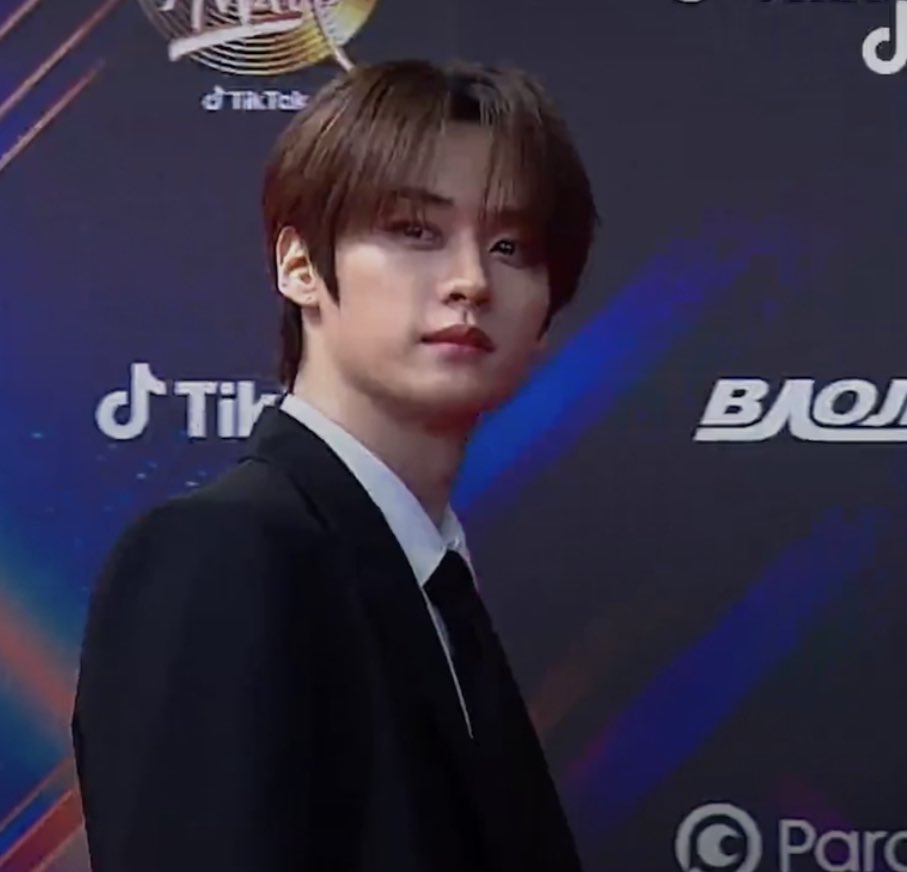 haetbitlinoring's tweet photo. RED CARPET LEEKNOW IS BREATHTAKING https://t.co/0pvslr6KER
