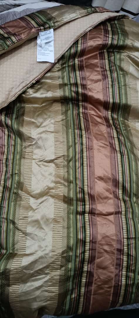 LynetteBeddings's tweet photo. #SeconHand #FirstClass #Executive #KingSize 8*8 #Duvet available in #Kampala #Uganda WhatsApp https://t.co/xNbpnwAj91 or https://t.co/HqMlmulp7z for inquiries and deliveries. #KabakaMwanga #sleeping #SleepingBeauty #sleepingnaked https://t.co/VqBmQ7Logc