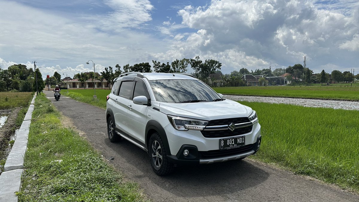 anantazkey's tweet photo. kanan kiri sawah… binggung kemana akhirnya GPS (Gunakan Penduduk Setempat) 😬 https://t.co/48KxmM2Ty0