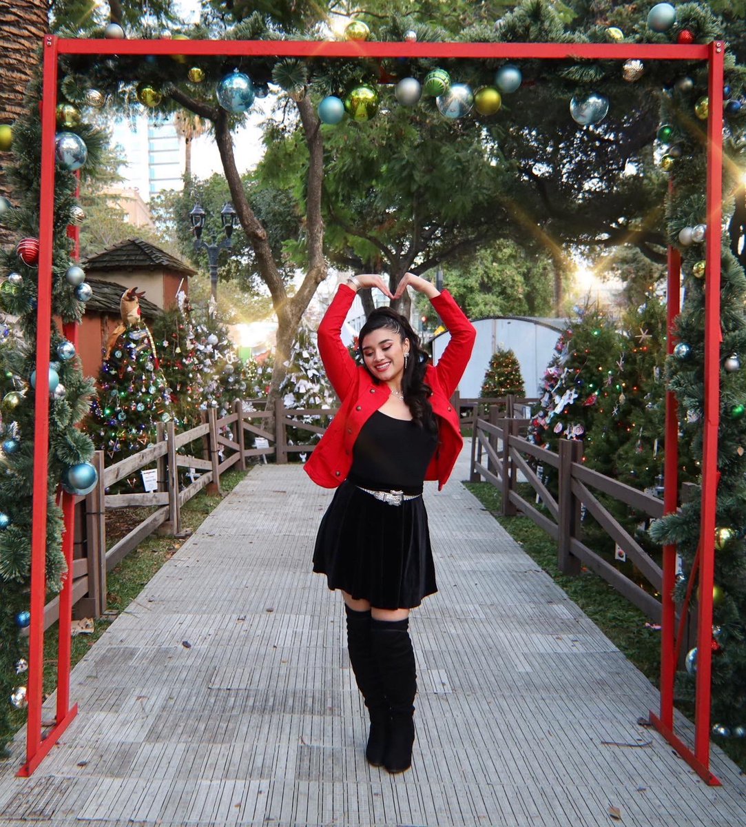 gabrielasmusic's tweet photo. Espero que hayan pasado un hermoso #DiaDeReyes!! 🎄😘 Muchos corazones virtuales a cada uno de ustedes 🙏🏼 Paz y mucha armonía para ustedes y sus familias 🥰 Los quierooo 💋 https://t.co/3rEVdBeYxL