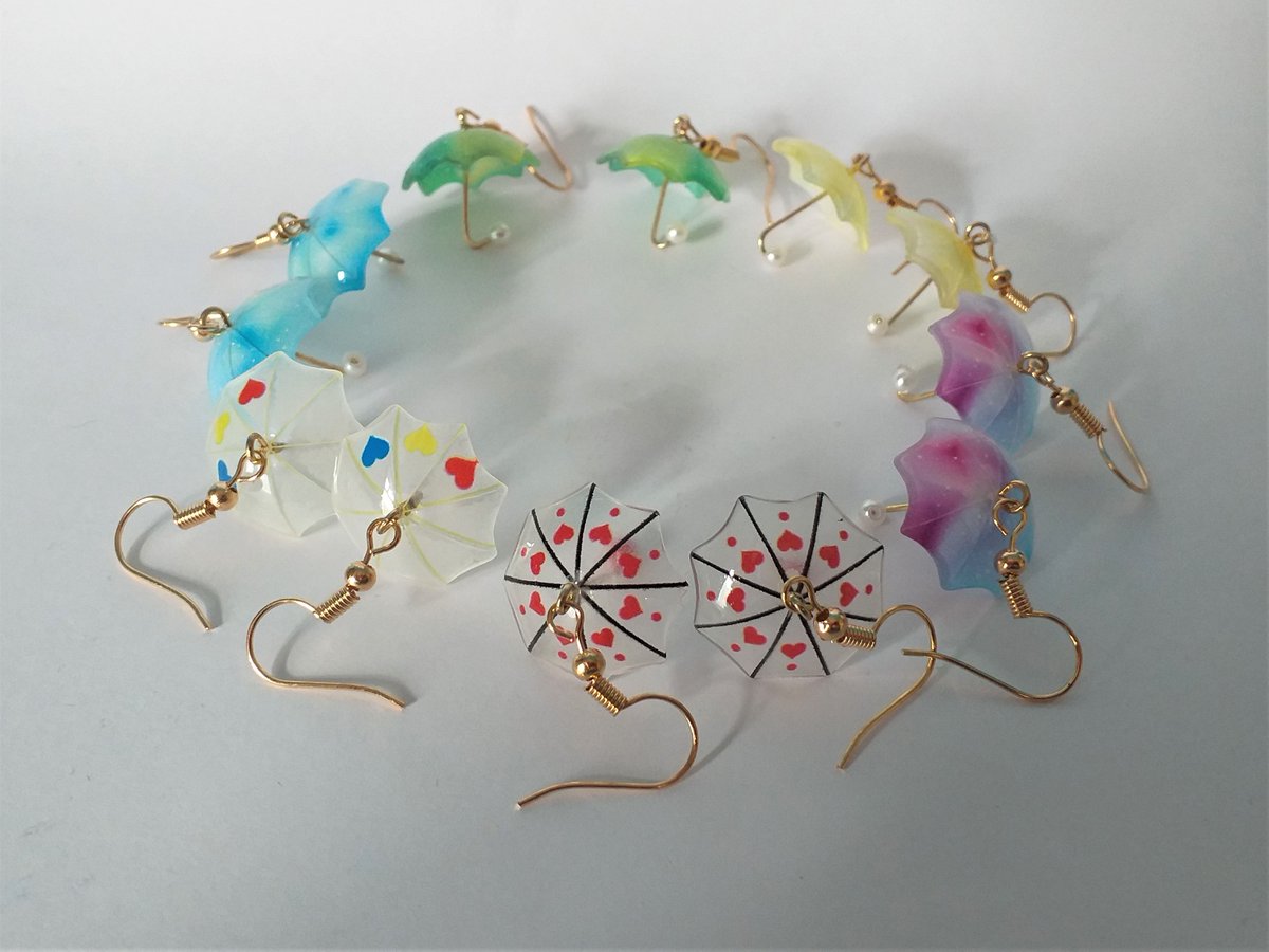 Its proper umbrella weather here today. These umbrella earrings might not keep you dry but they do look cute! Save 50p on the usual price by ordering from my <a href="/numondaycom/">Numonday</a> shop numonday.com/product/cute-c… #UKgiftHour #UKGiftAM #ShopIndie