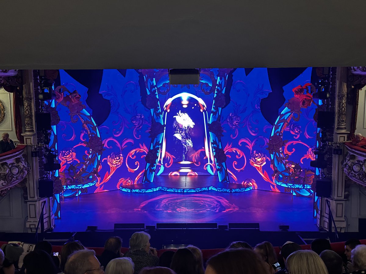 Kyle_Sepede's tweet photo. Cheeky little research trip to @SwanseaGrand to see their Panto. https://t.co/oML7aElBCD