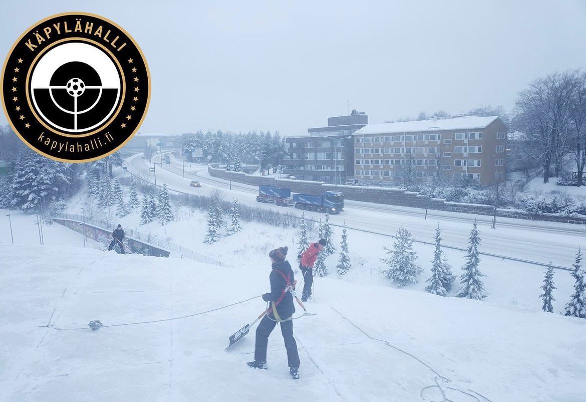 Marras-, joulu- ja tammikuussa ollut toistaiseksi kahdeksan runsaslumista sadepäivää.

#jalkapallo #lumityöt #kuplahalli #Käpylä