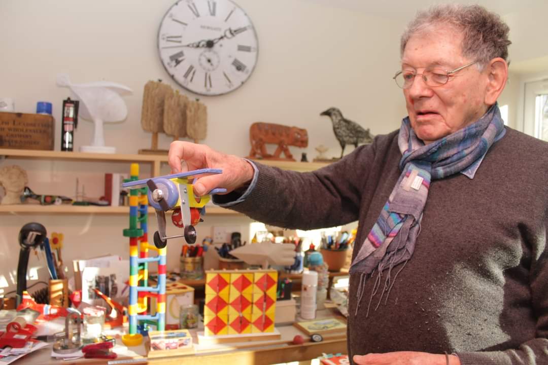 Rebecca Odd Fox on Twitter "Tom Karen, who has died at the age of 96