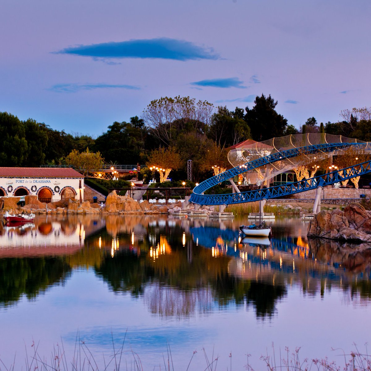Portaventura_ES's tweet photo. Mañana nos despedimos de la Navidad en PortAventura World y también de la temporada 2022 🎢🙌 Pero no os preocupeis que nuestras atracciones y espectáculos ¡estarán de vuelta el 17 de febrero con la llegada del Carnaval 🥳! https://t.co/2rPcUREQG9