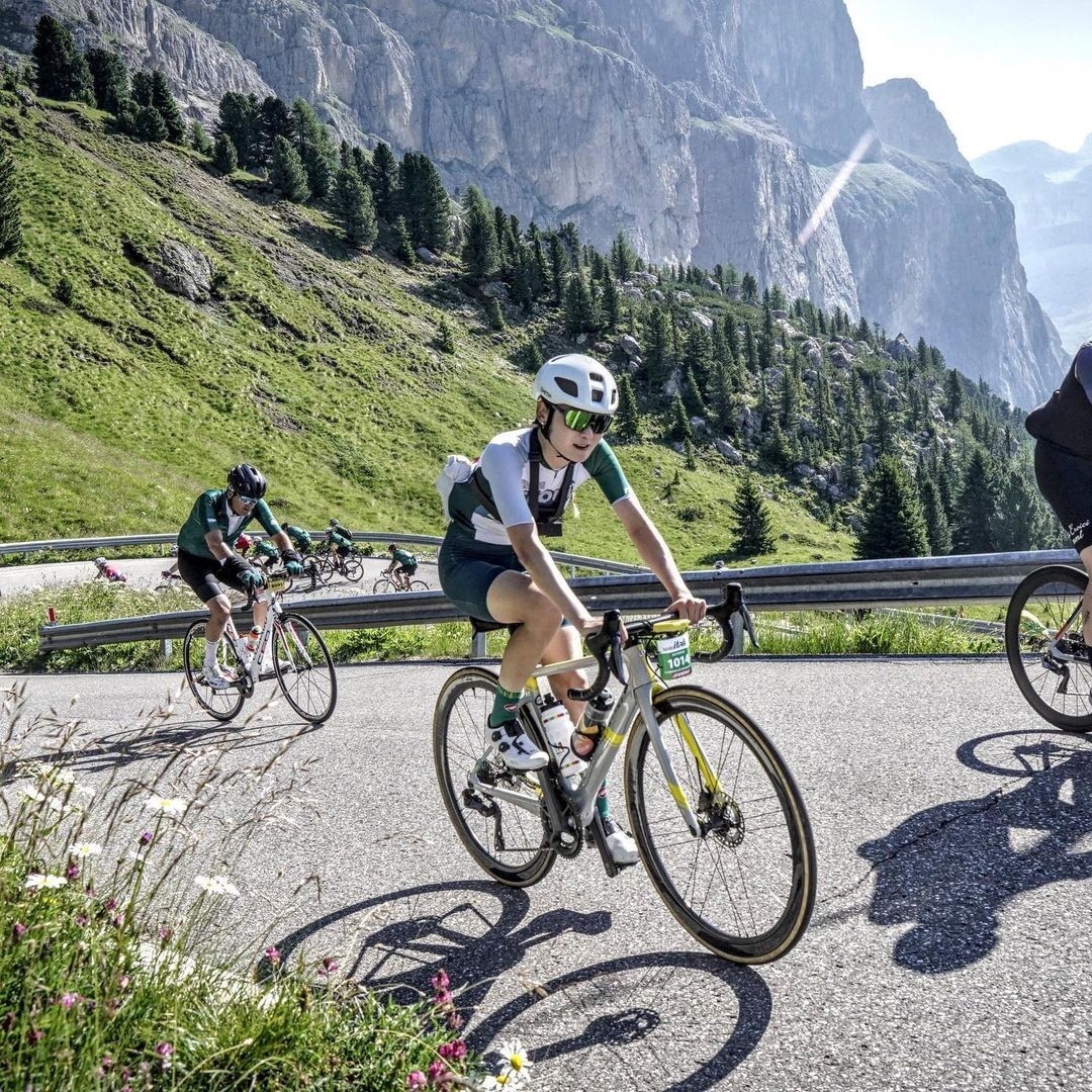 Chapter2Bikes's tweet photo. @rider_joohyun crushing the Maratona dles Dolomites 🚵
.
.
#chapter2bikes #roadbike #roadbikepics #bikephoto #roadbikelover #roadbikeparty #theroadlesstravelled #roadbikeporn #bikeaddict #cyclinglifestylect #cyclinglifestyle #baaw #rideyournextchapter #Repost https://t.co/hQryIczfhp