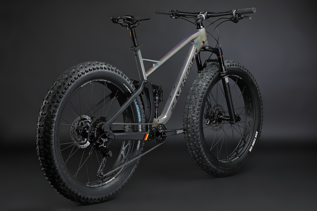 SilverbackBikes's tweet photo. All-New SYNERGY FAT.
Embrace every condition, don't let even the snow keep you from a good rip on your bike! Synergy Fat gives you true, uncompromised performance in a full-suspension carbon fatbike.
https://t.co/0wnN00PcBE
#SilverbackBikes #BornToBeFast #FatBikeLife https://t.co/6nic6QrRDj