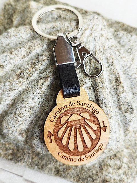 MalasMeigas's tweet photo. #LlaveroMadera #caminoDeSantiago #Artesanía #ArtesaníadeGalicia #ArtesaníaenMadera #SabadodeganarSeguidores #SiguemeYTeSigo #llaveroPersonalizado #caminodesantiago #buensabado #FelizSabado https://t.co/V6d2sbQBQb
