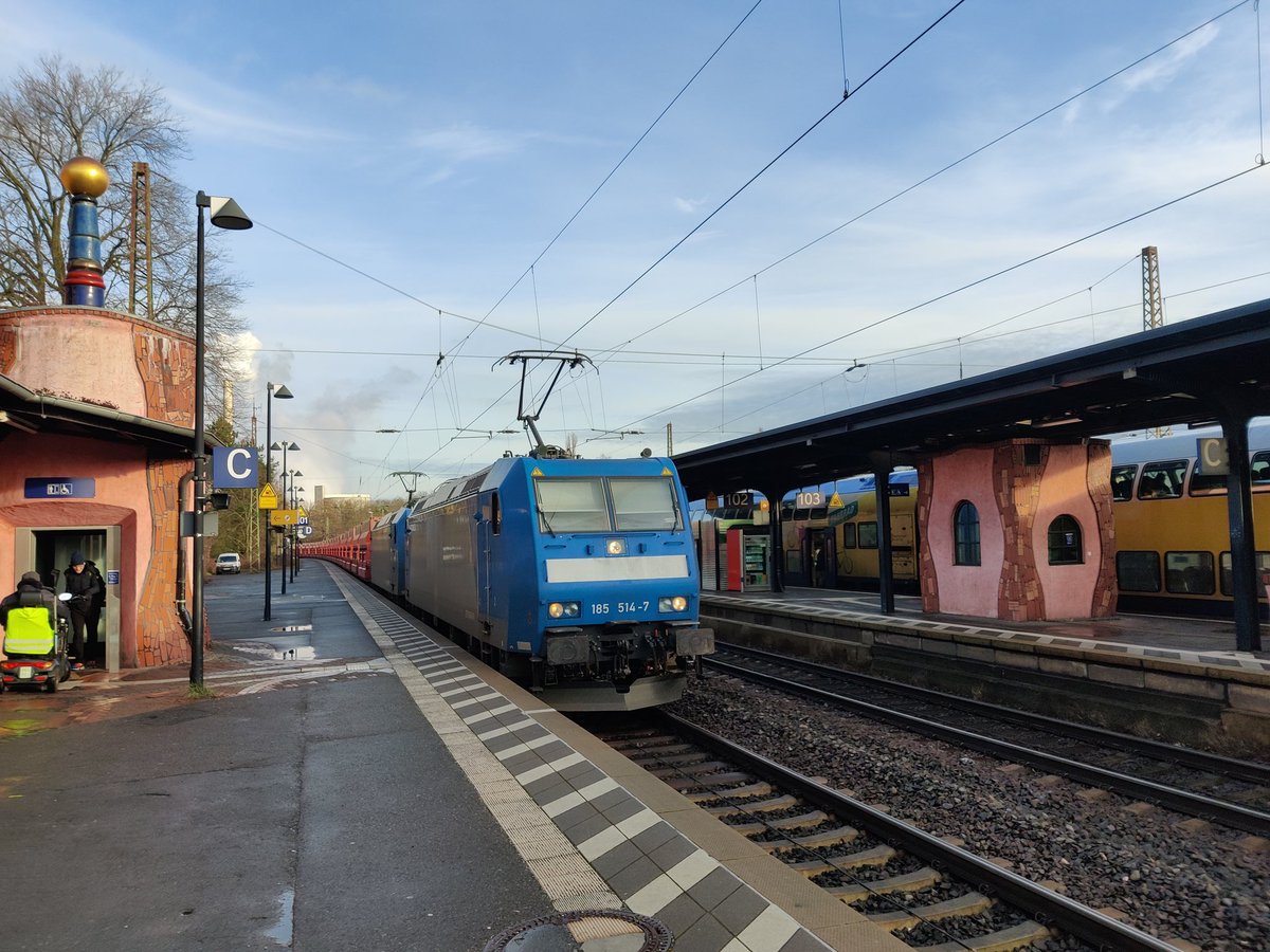 Jan__Sommer's tweet photo. #TeamLint und Hundertwasserbahnhof https://t.co/ovkyuen6kT