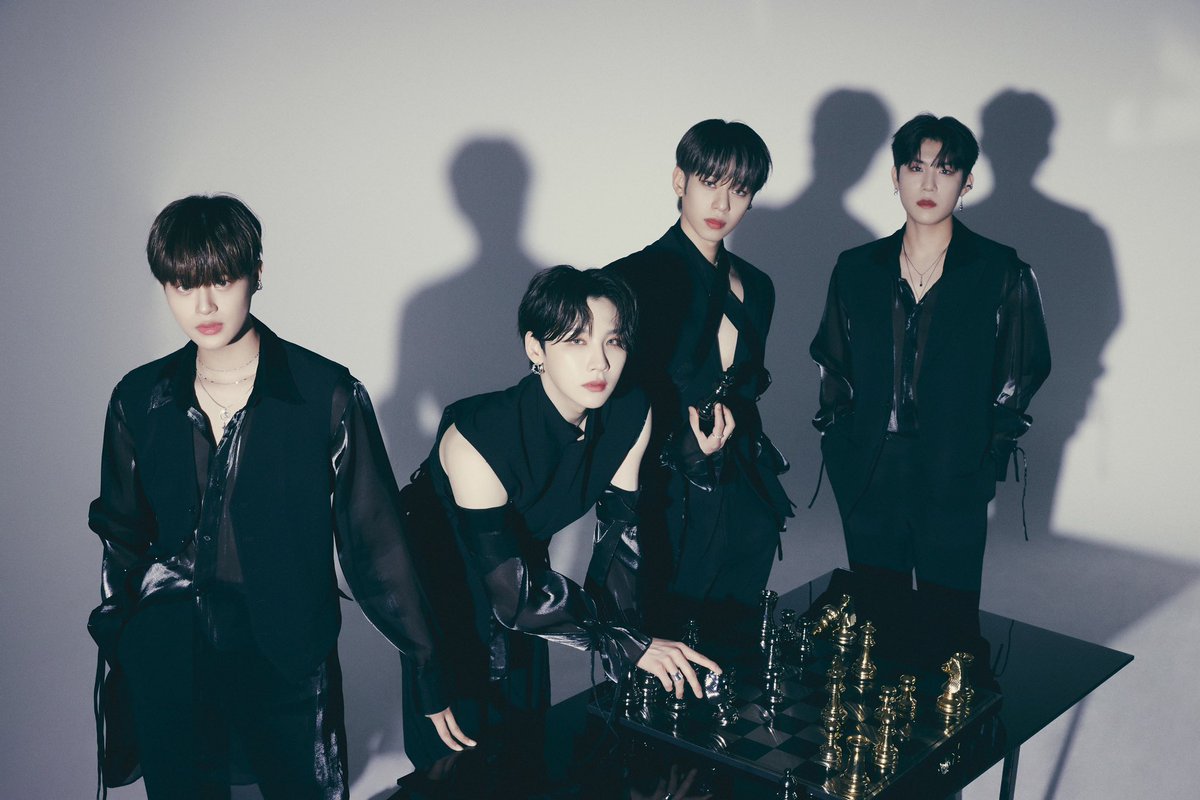 INTL_AB6IX's tweet photo. [📸/230107] Universe Photo
Checkmate - ALL

#AB6IX #에이비식스 #전웅 #김동현 #박우진 #이대휘 @AB6IX @AB6IX_MEMBERS https://t.co/azVPwTHgfw