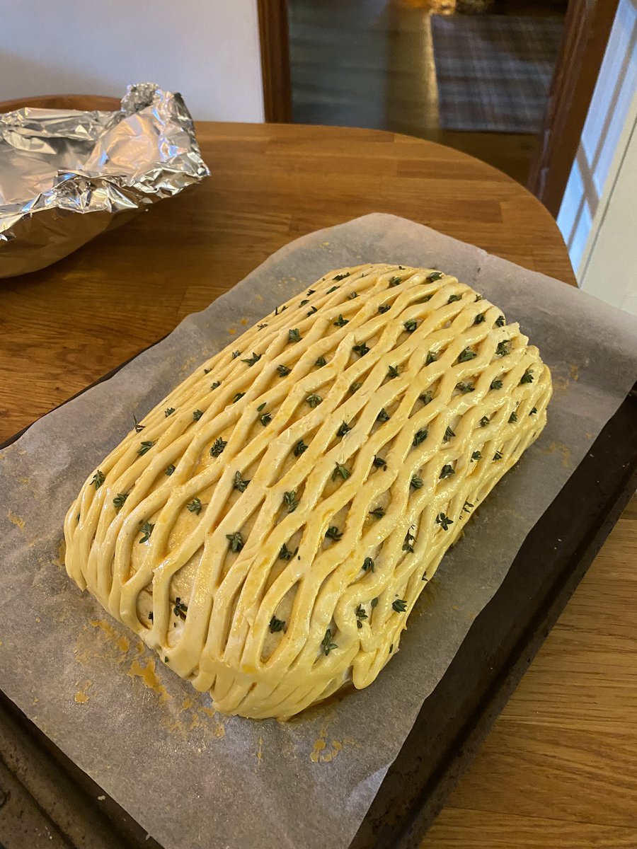 onecallhosp's tweet photo. @sat_jamesmartin @jamesmartinchef @sat_jamesmartin cooked Nokx Majozi Beef Wellington on Christmas Day - what a show stopper! So impressive and delicious https://t.co/C5bfZbaJ1M