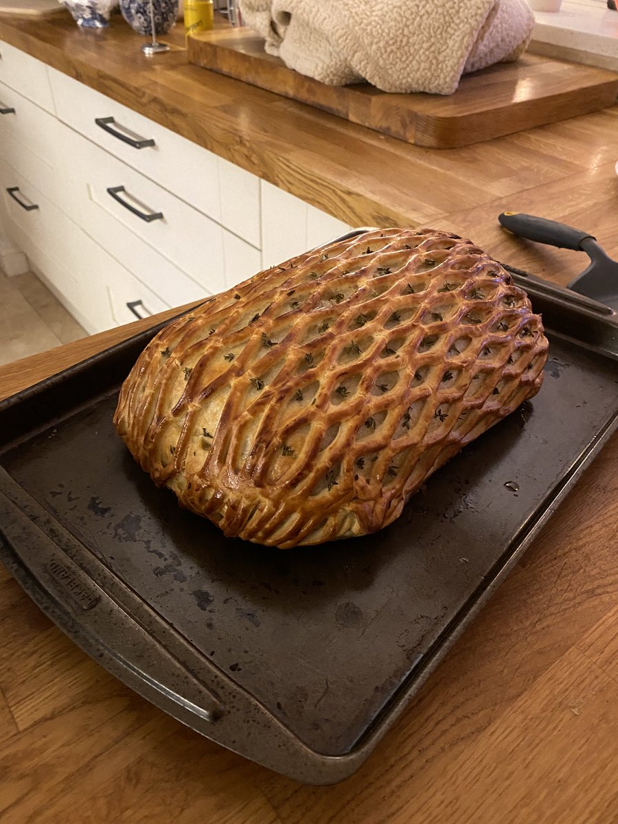 onecallhosp's tweet photo. @sat_jamesmartin @jamesmartinchef @sat_jamesmartin cooked Nokx Majozi Beef Wellington on Christmas Day - what a show stopper! So impressive and delicious https://t.co/C5bfZbaJ1M