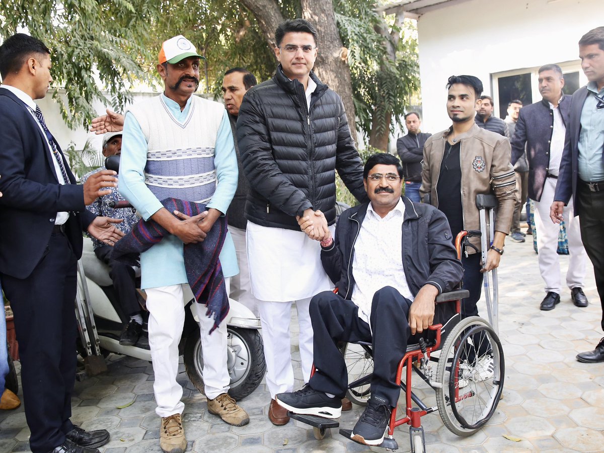 SachinPilot's tweet photo. सर्दी की धूप, गुड़-रेवड़ी और हमारे दिव्यांग भाई-बहनों के संग आज समय बिताने का अवसर मिला।

आपका बहुत–बहुत आभार लक्ष्मीनारायण सैनी जी।
@SainiNarayn https://t.co/Qjj6613Oud