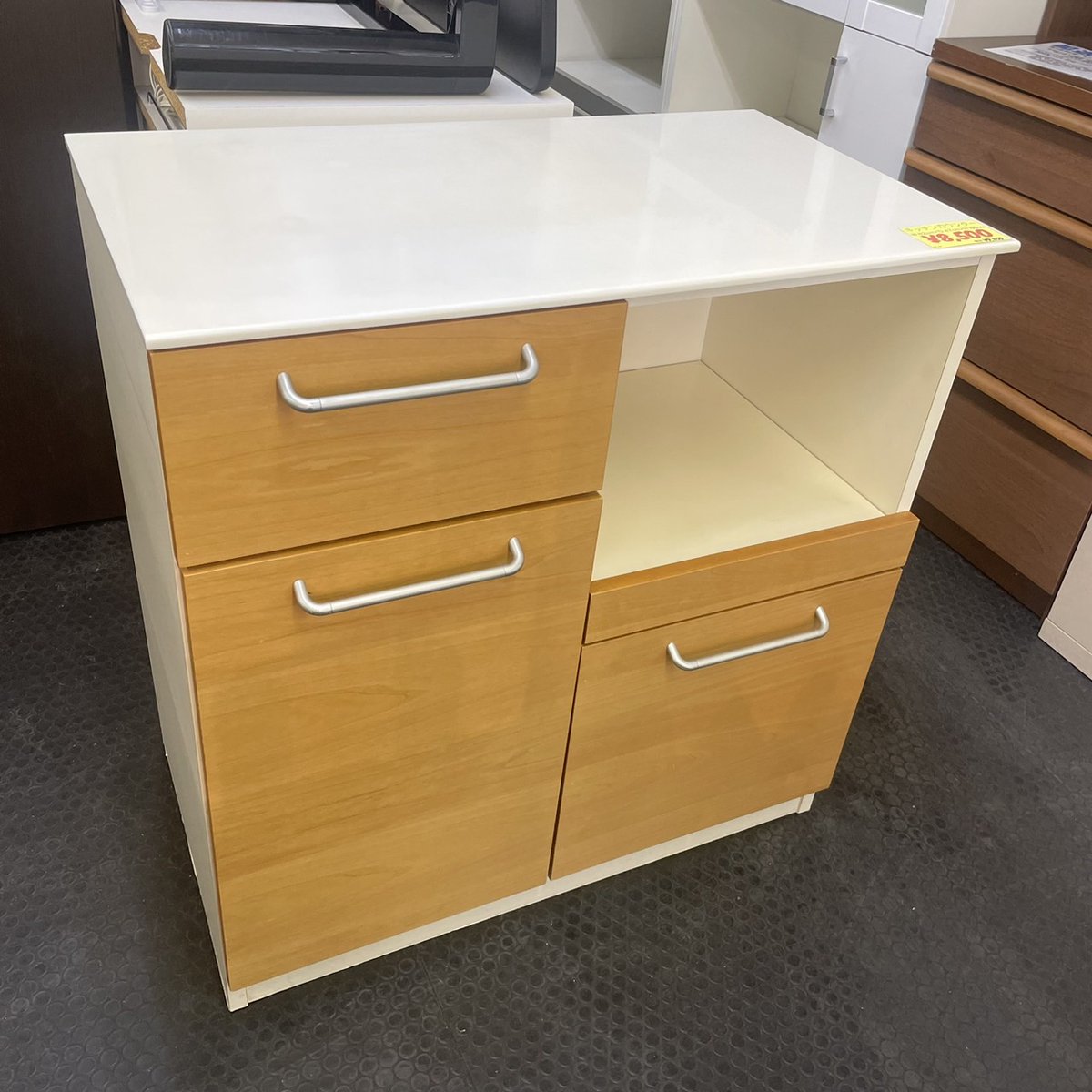 GP_shinmaruko's tweet image. 本日商品入荷情報
Product arrival information

キッチンカウンター
kitchen counter
W 82cm×D 47cm×H 86cm

配達もできます！
deliver OK!

#キッチンカウンター
#堀田木工
#kitchencounter
#キッチン収納
#不用品買取
#リサイクルショップ
#新丸子
#武蔵小杉