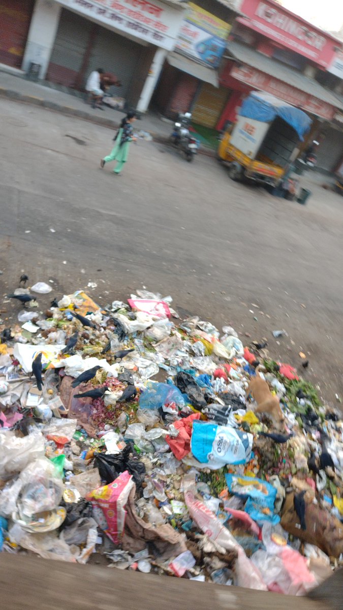 SentinelWachter's tweet photo. See the dates from when the complaints have been raised regards this Garbage which is dumped daily below the #chembur flyover opp #Inmod shoes store @mybmc @mybmcSWM @kedarmehendale @MissAamba @BankiMistry @rajennair @ImmanuelRajanN1 No action yet by @mybmcWardME till 07/01/2023 https://t.co/ht9LKAEM7e